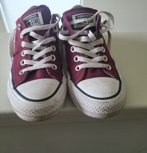 Converse Low Top Sneakers - Burgundy with White